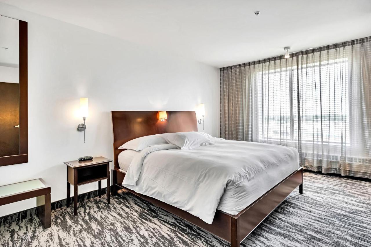 Hotel Mortagne ブーシャーヴィル エクステリア 写真