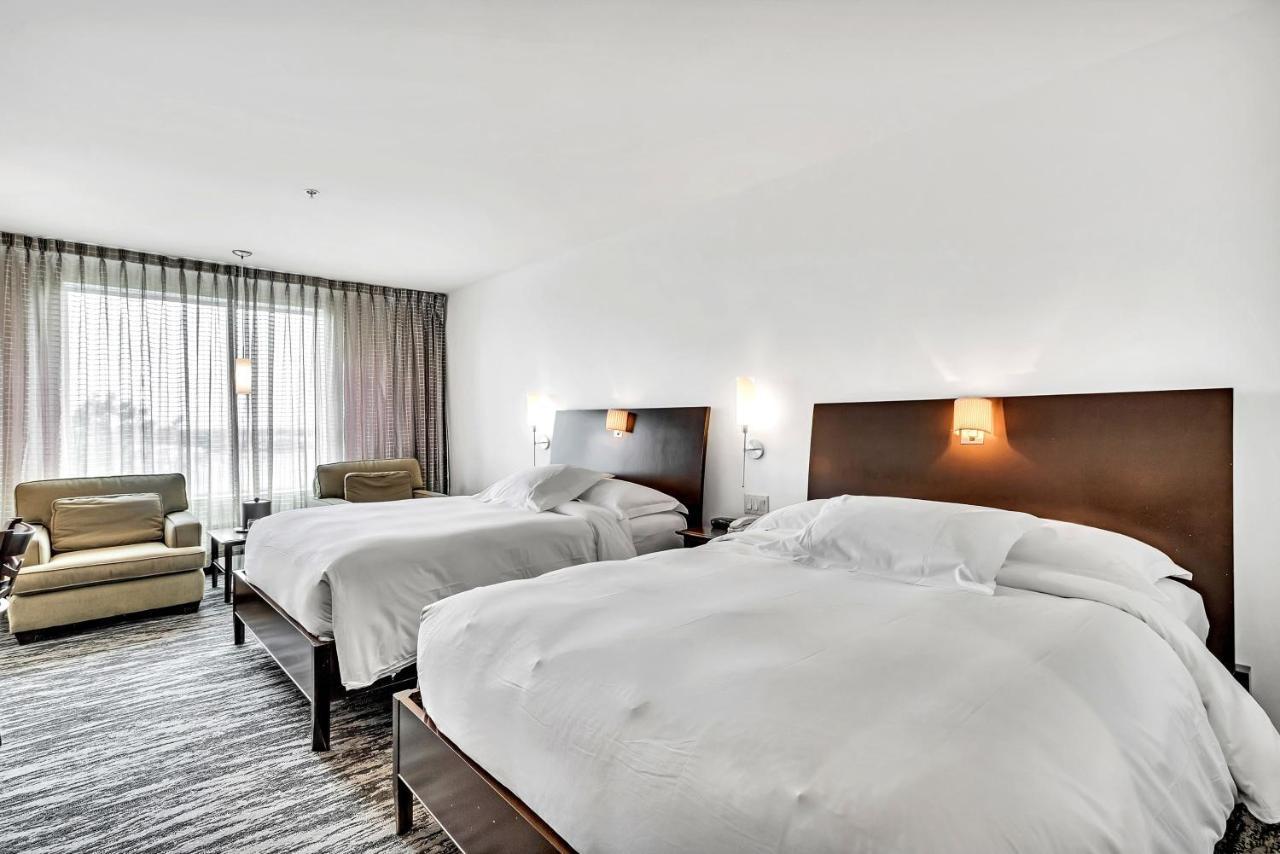 Hotel Mortagne ブーシャーヴィル エクステリア 写真