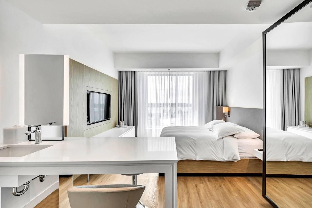 Hotel Mortagne ブーシャーヴィル エクステリア 写真
