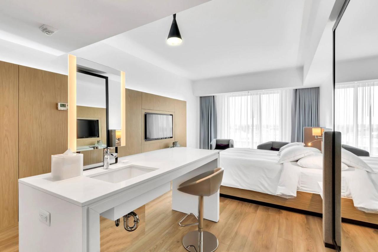 Hotel Mortagne ブーシャーヴィル エクステリア 写真