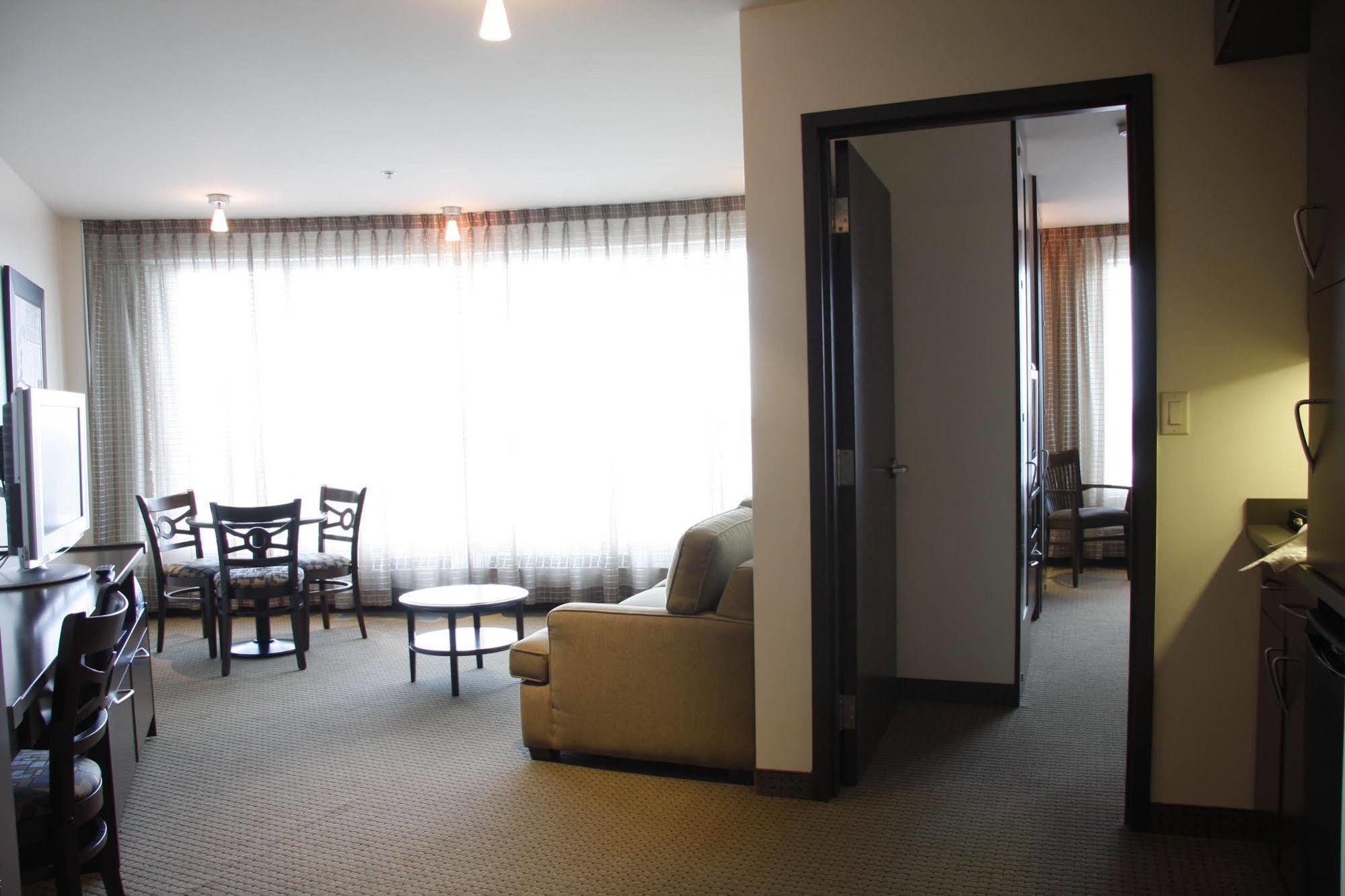 Hotel Mortagne ブーシャーヴィル エクステリア 写真