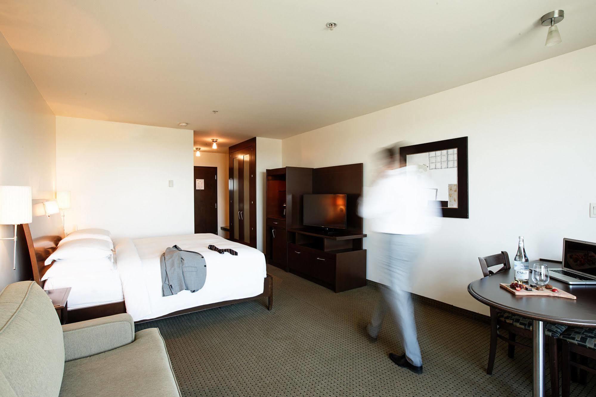 Hotel Mortagne ブーシャーヴィル エクステリア 写真