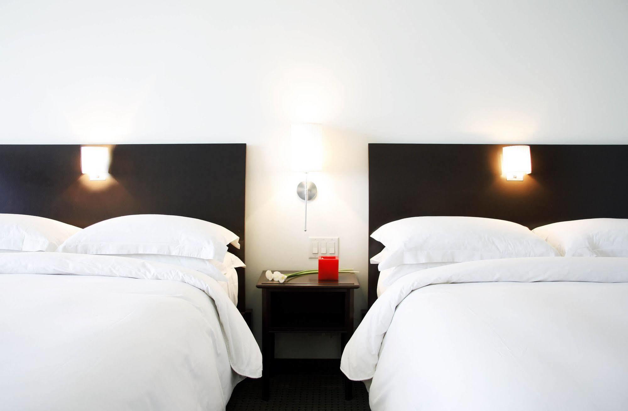 Hotel Mortagne ブーシャーヴィル エクステリア 写真